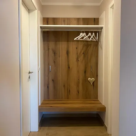 Lakeview - Penthouse Am Hafen Apartmán *