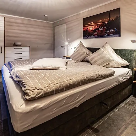 Lakeview - Penthouse Am Hafen Apartmán